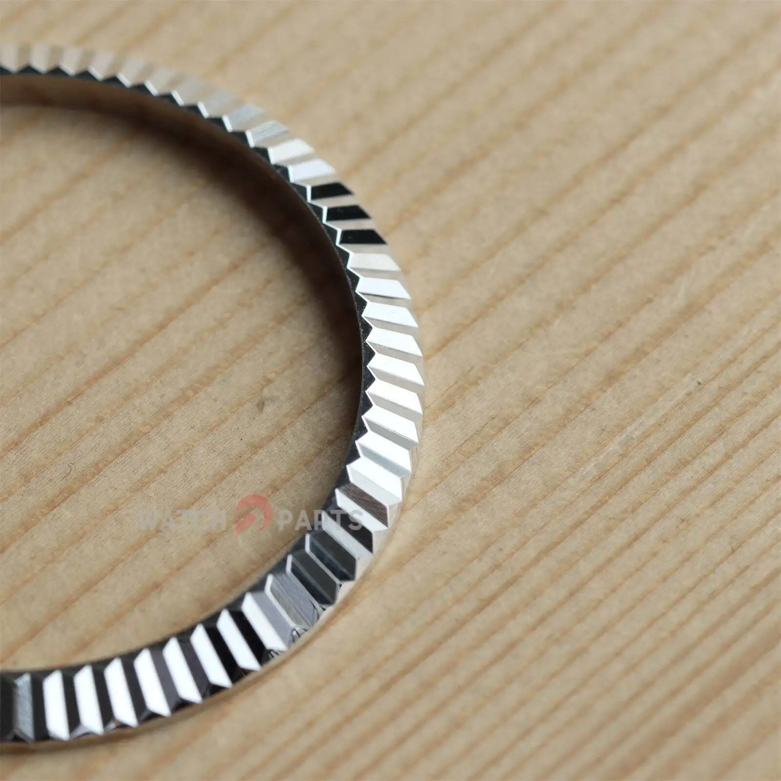 Zegarek z ramką z 18-karatoweg – Rolex Watch Datejust recenzja i cena